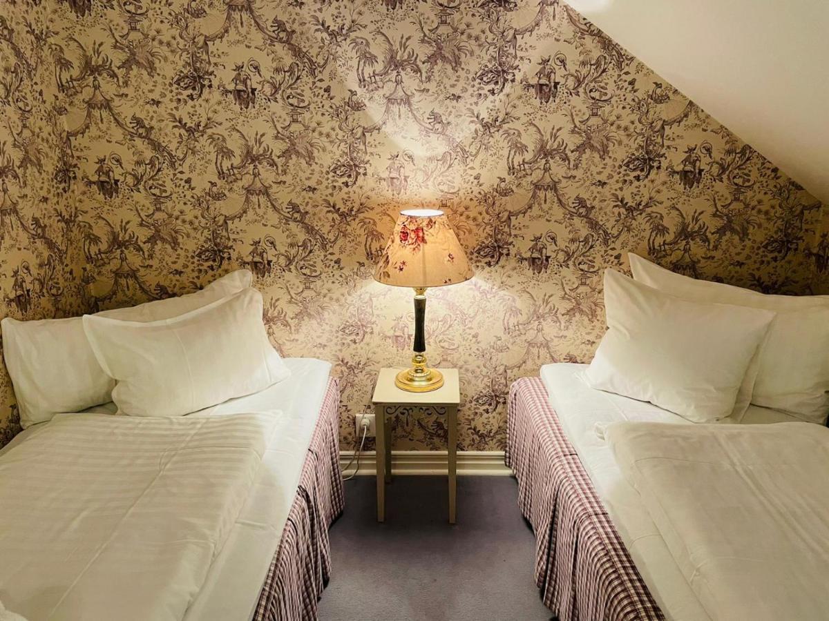 Apertins Hotell Kil ภายนอก รูปภาพ